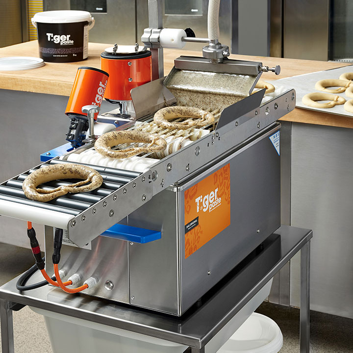 CSM Ingredients und Neue Backtechnik Schumann bündeln Kompetenzen 